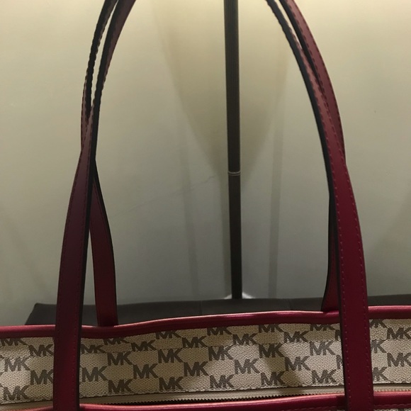 Michael Kors Tote XXXSoldXXX - Picture 4 of 7